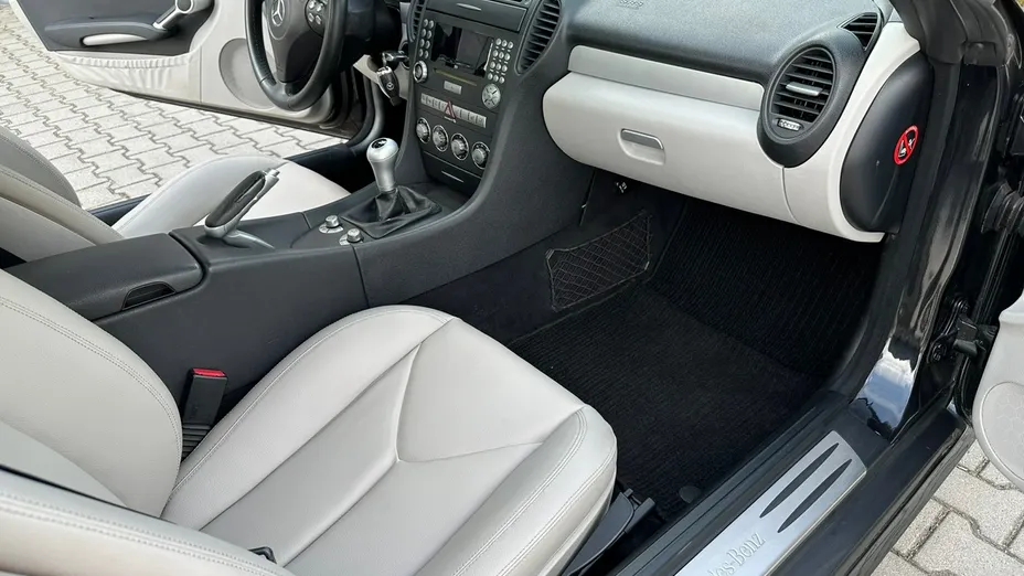MERCEDES-BENZ SLK -