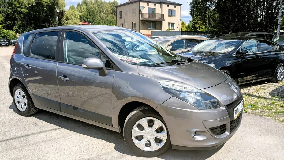 RENAULT Scenic -