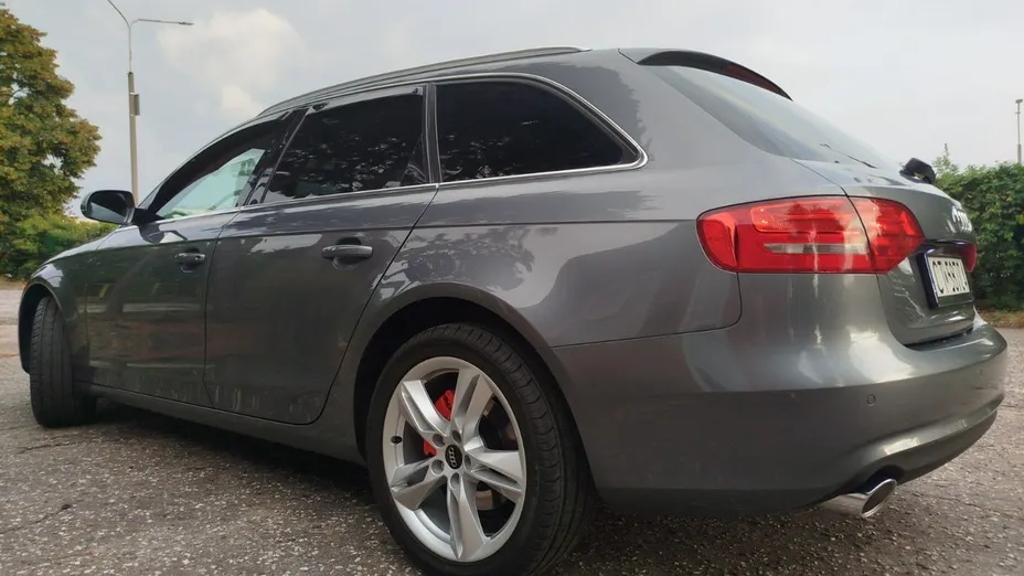 AUDI A4 -