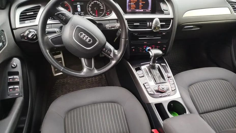 AUDI A4 -