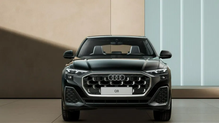 AUDI Q8 -