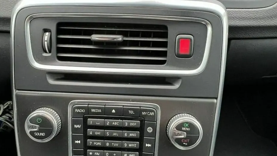 VOLVO S60 -