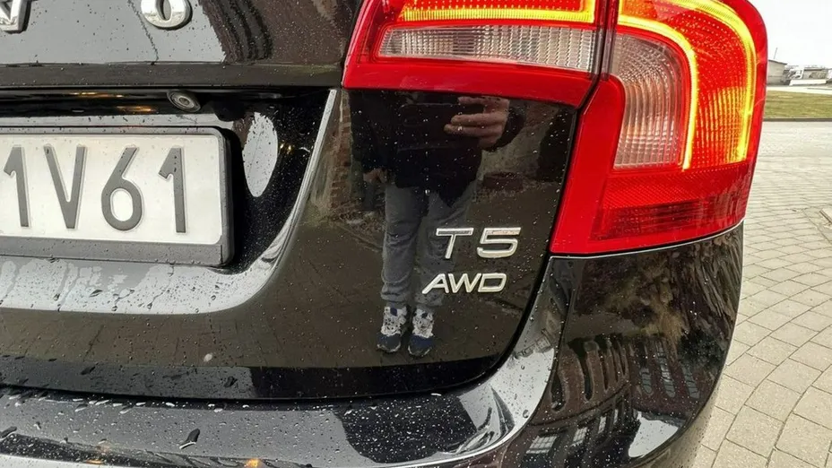 VOLVO S60 -