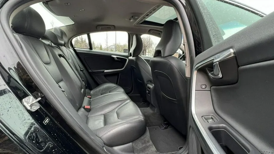VOLVO S60 -