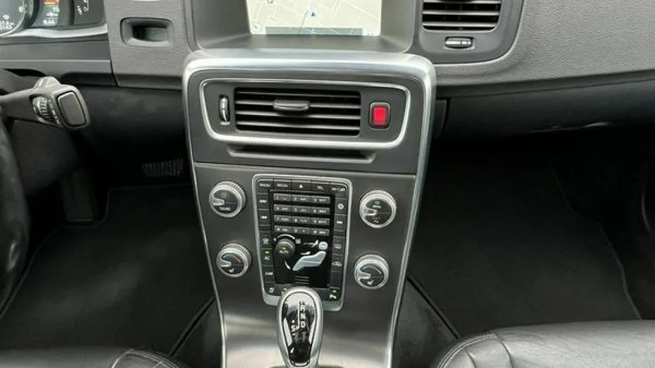 VOLVO S60 -