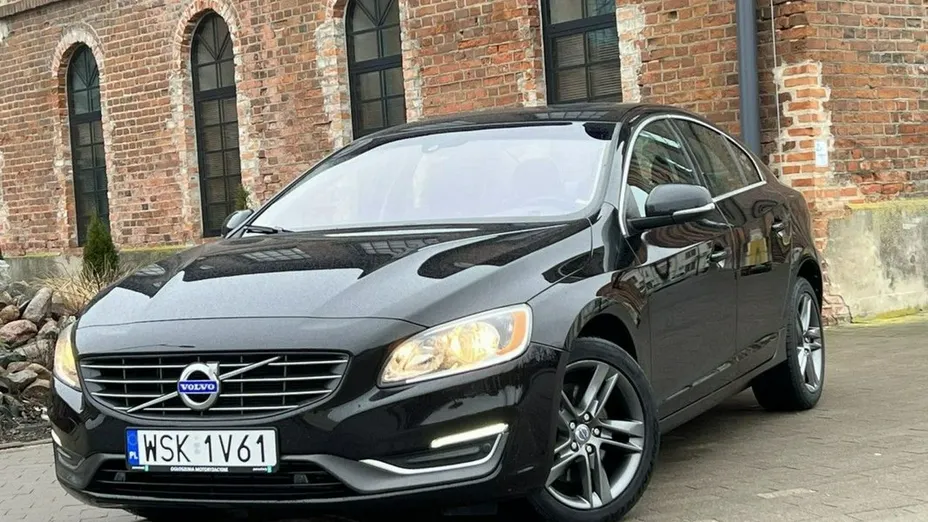 VOLVO S60 -
