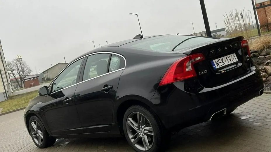 VOLVO S60 -