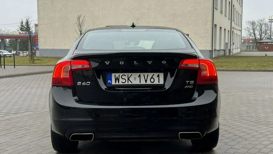 VOLVO S60 -