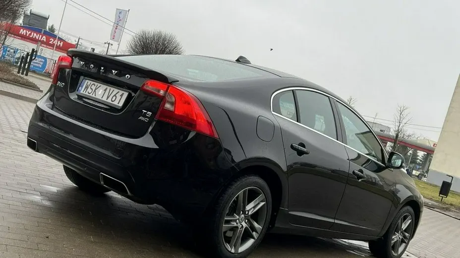 VOLVO S60 -