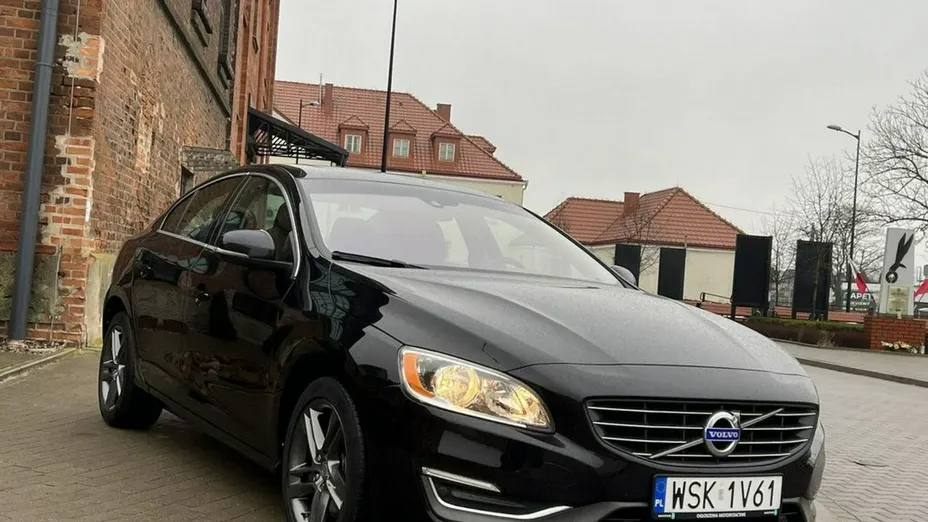 VOLVO S60 -