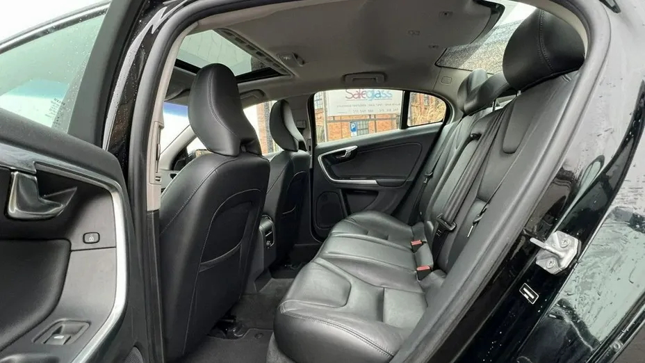 VOLVO S60 -