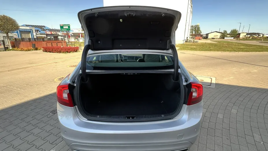 VOLVO S60 -