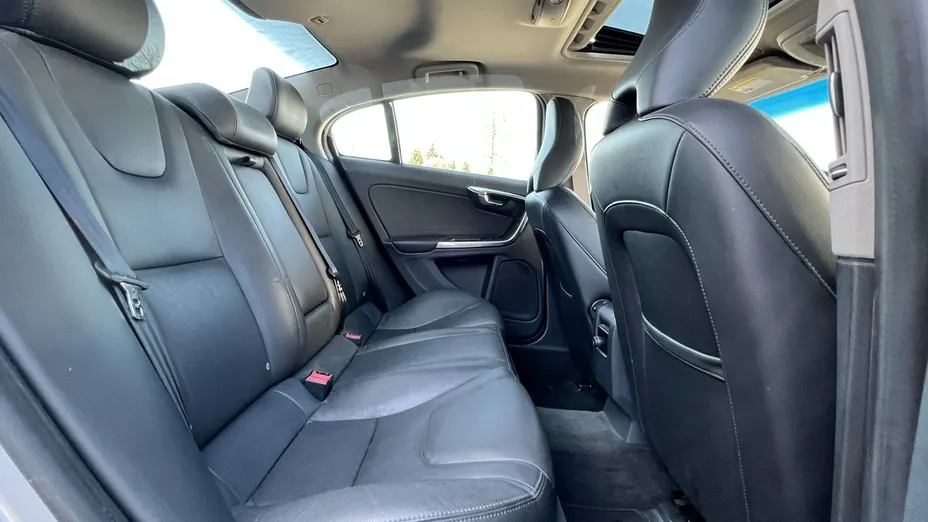 VOLVO S60 -