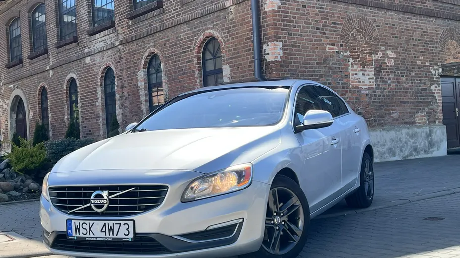 VOLVO S60 -