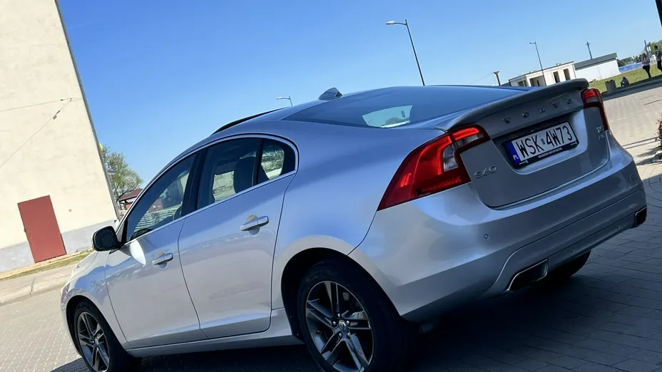 VOLVO S60 -