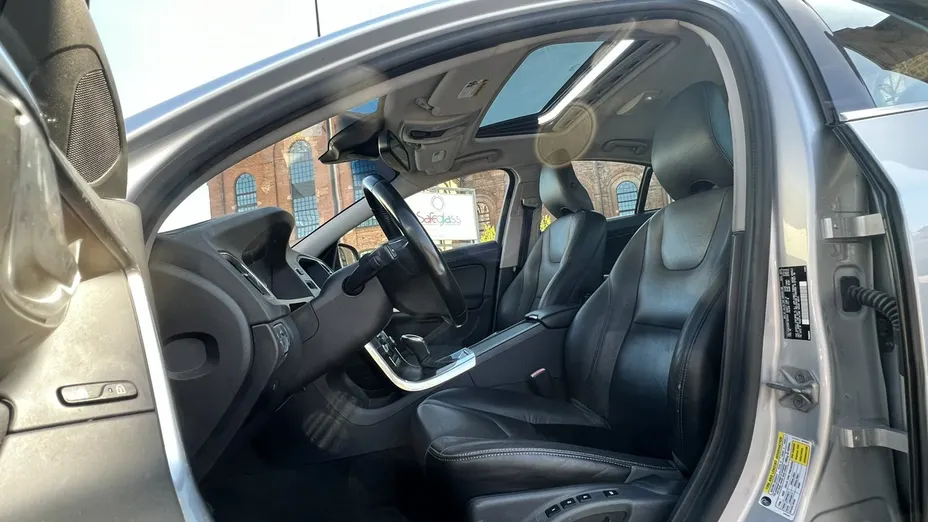 VOLVO S60 -