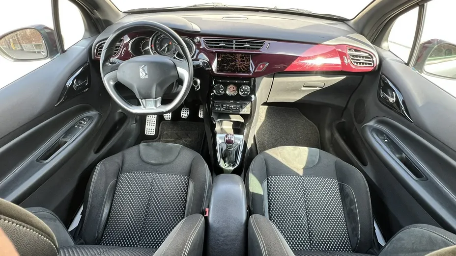 CITROEN DS3 -