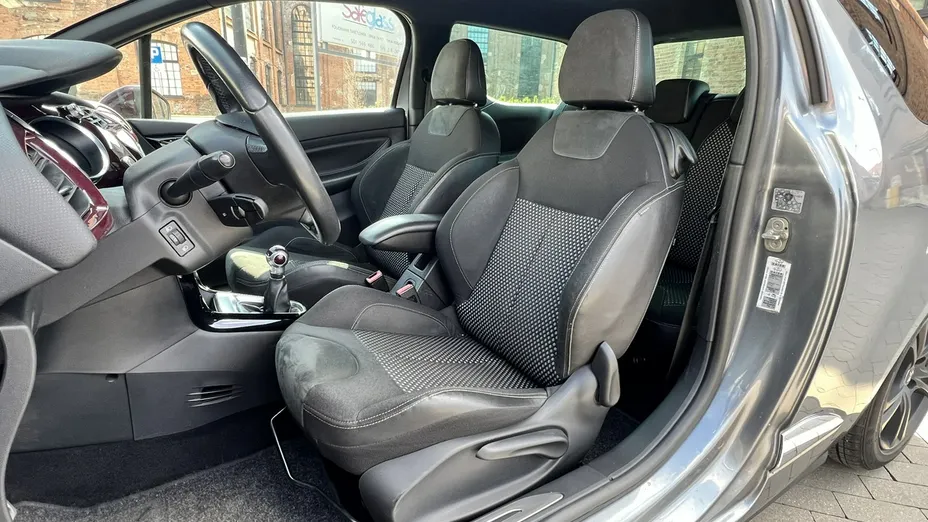 CITROEN DS3 -
