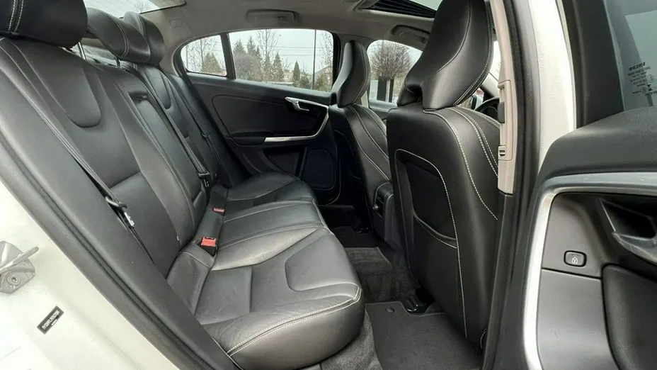 VOLVO S60 -