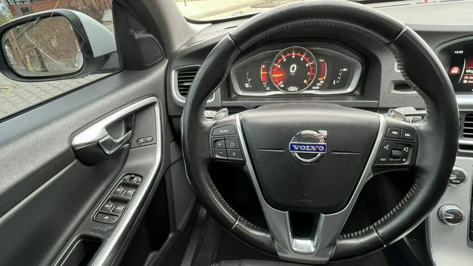 VOLVO S60 -