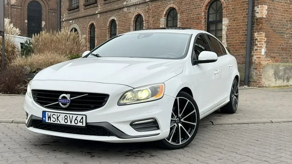 VOLVO S60 -