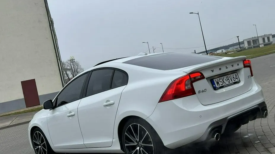 VOLVO S60 -