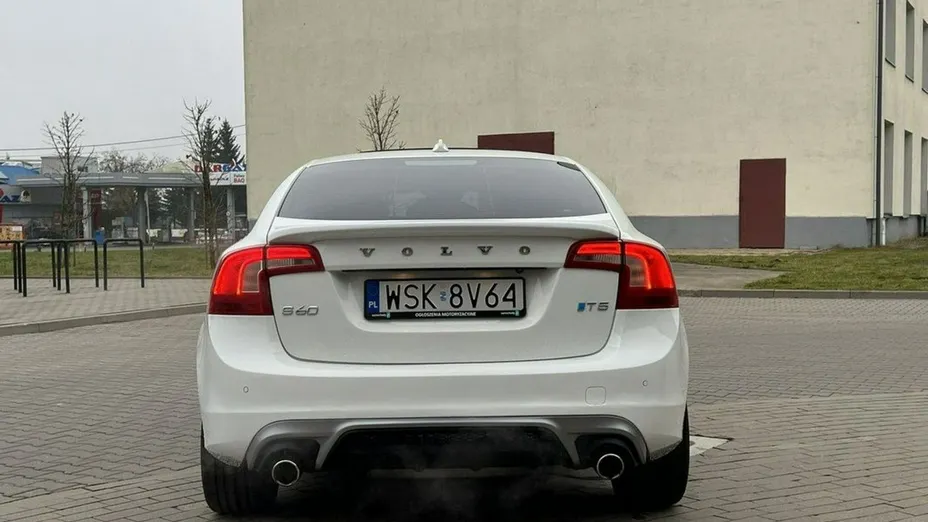 VOLVO S60 -