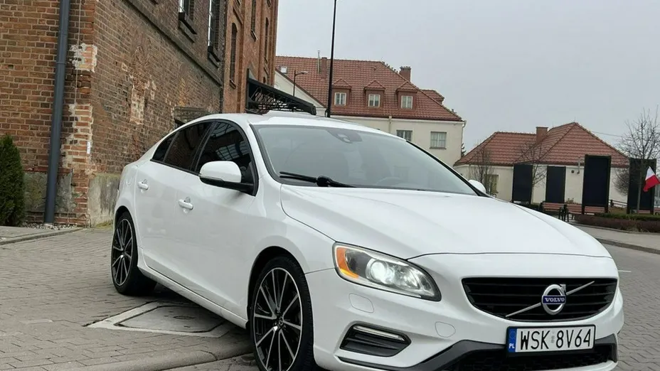 VOLVO S60 -