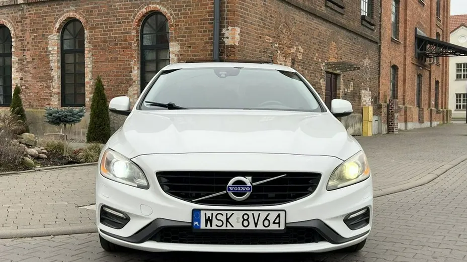 VOLVO S60 -