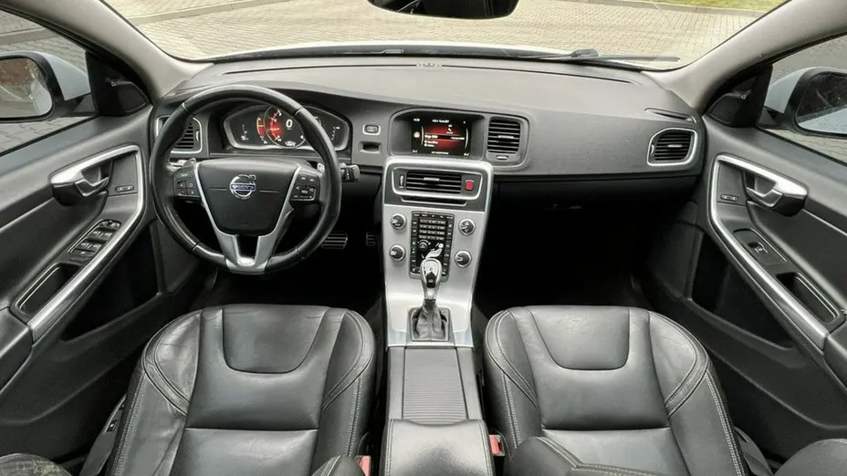 VOLVO S60 -