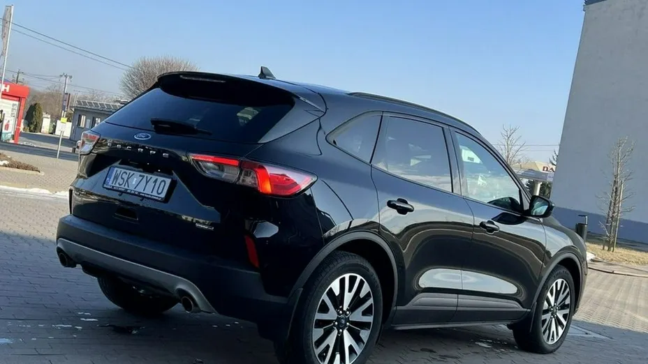 FORD Kuga -