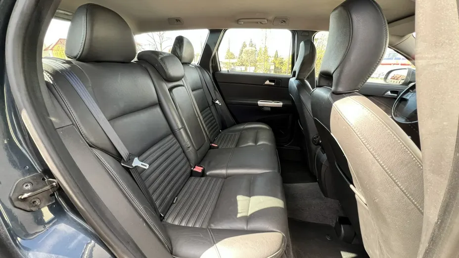 VOLVO V50 -