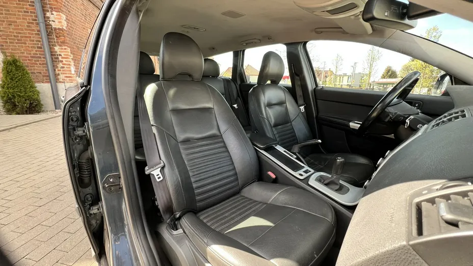VOLVO V50 -