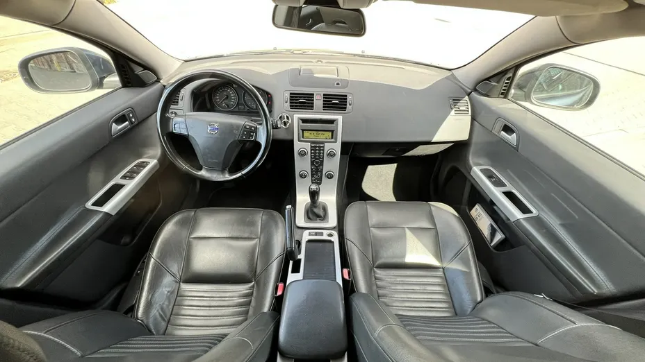 VOLVO V50 -