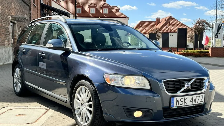 VOLVO V50 -