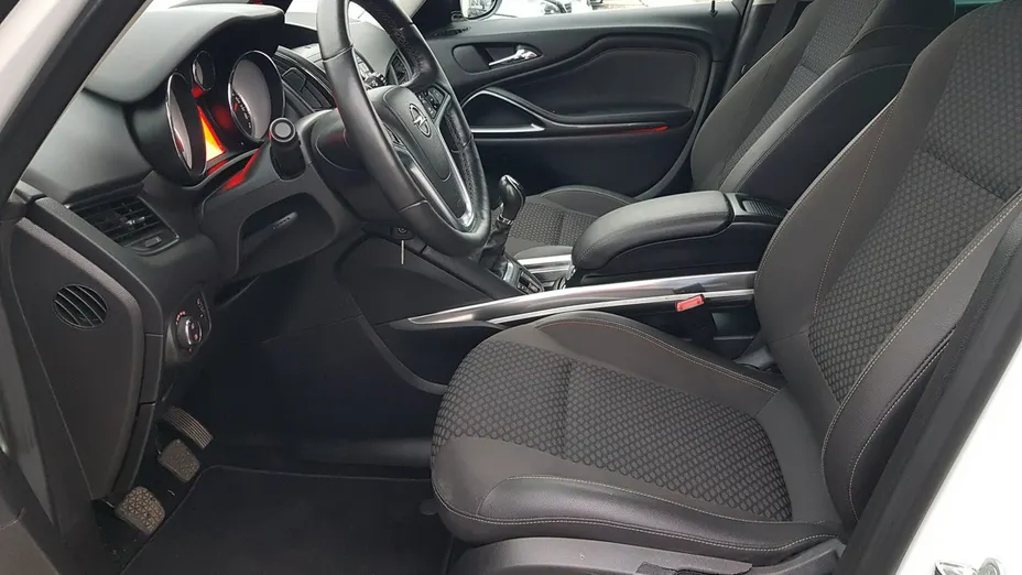 OPEL Zafira -