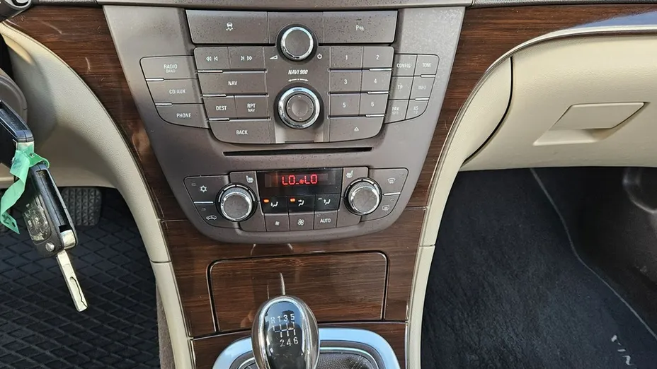 OPEL Insignia -