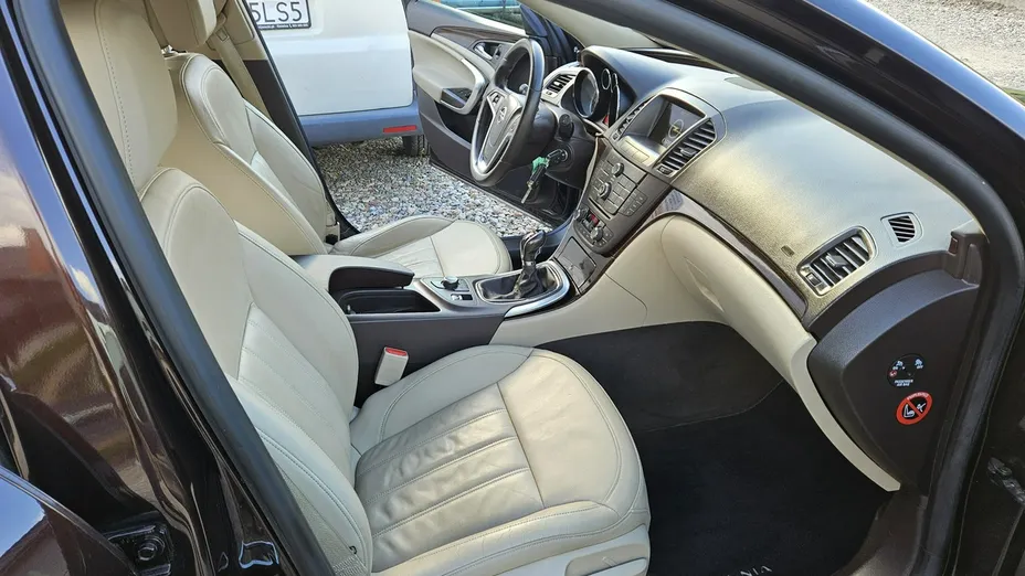OPEL Insignia -
