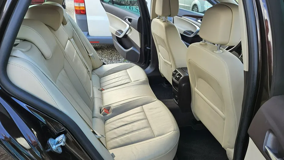 OPEL Insignia -