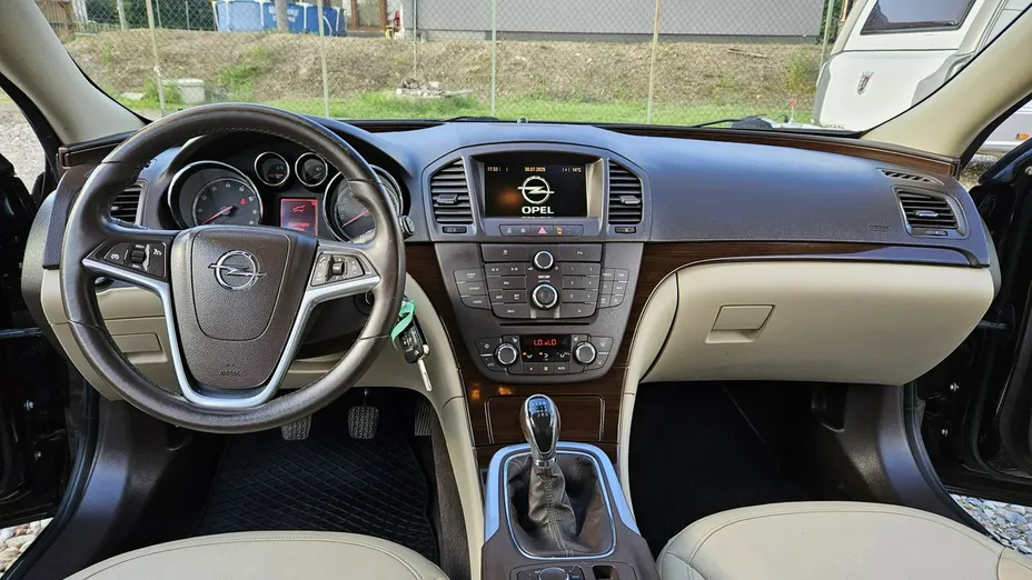 OPEL Insignia -