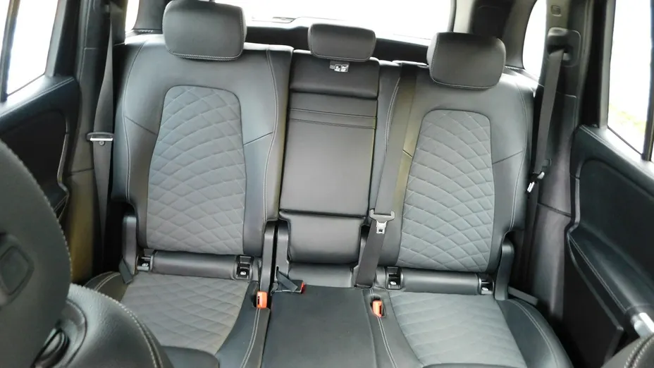 MERCEDES-BENZ GLB -