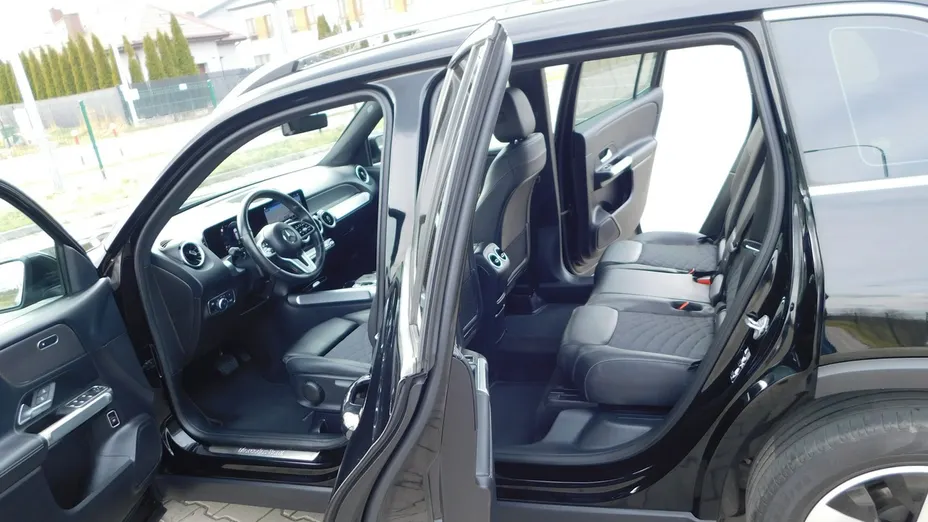MERCEDES-BENZ GLB -