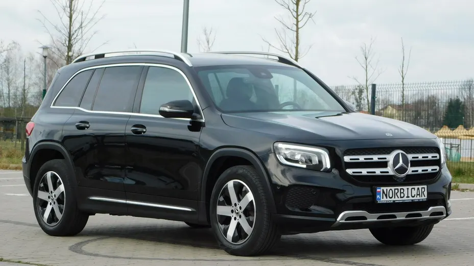 MERCEDES-BENZ GLB -