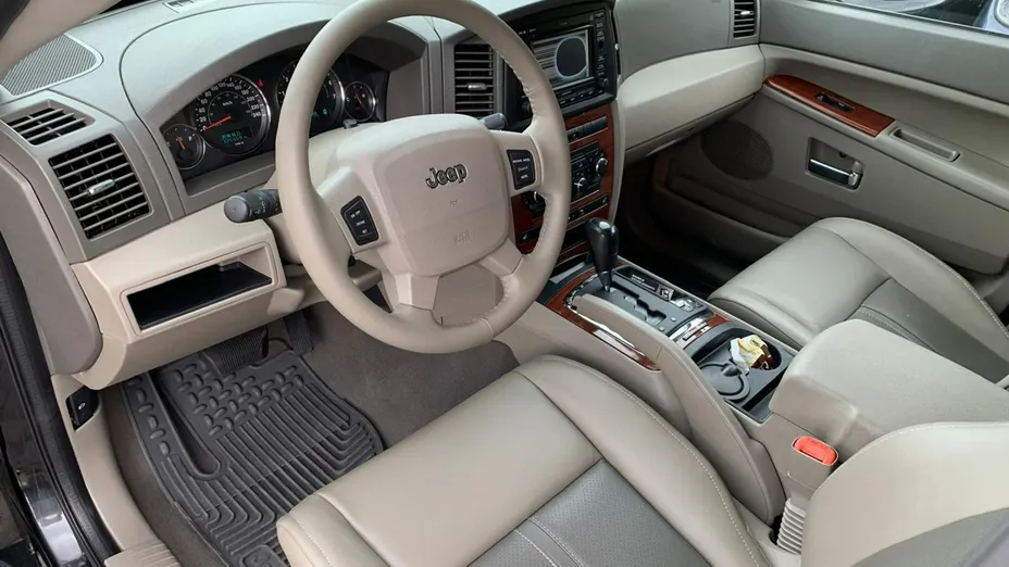 JEEP Grand Cherokee -