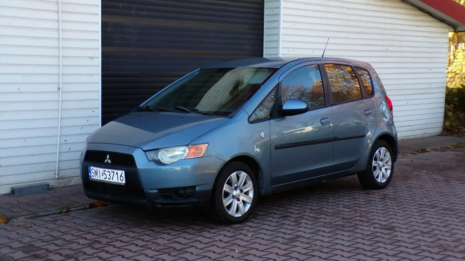 MITSUBISHI Colt -