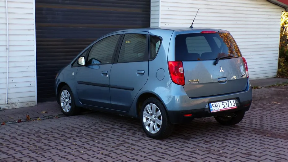 MITSUBISHI Colt -