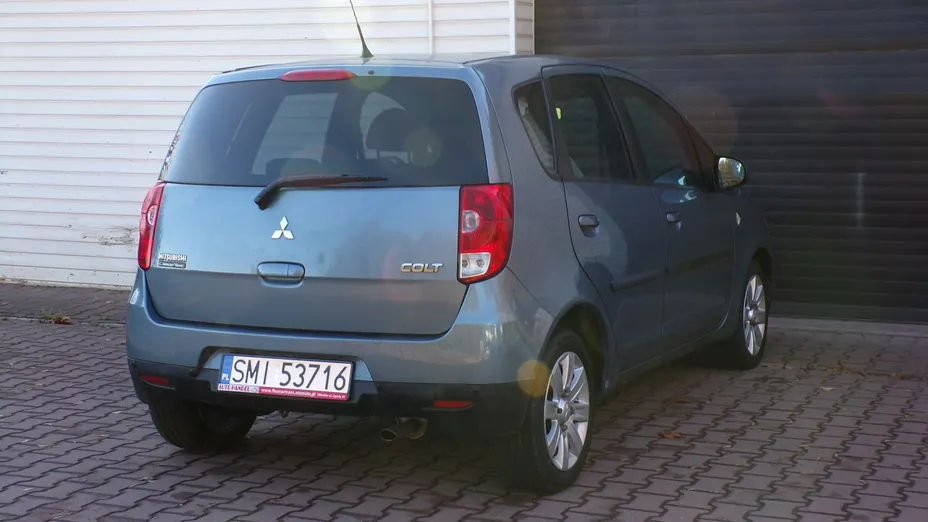 MITSUBISHI Colt -