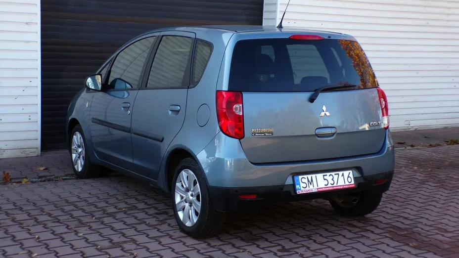 MITSUBISHI Colt -