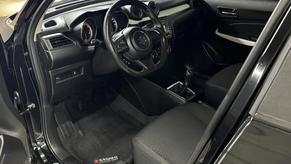 SUZUKI Swift -