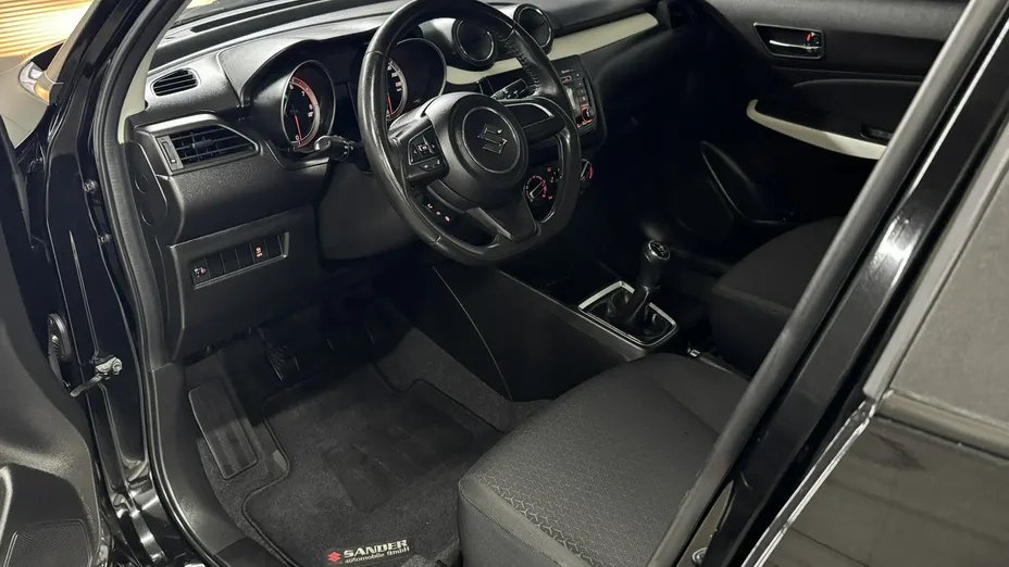 SUZUKI Swift -
